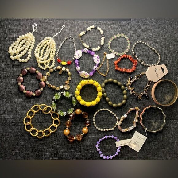 Bracelet Bundle 1 Costume Jewelry - Picture 1 of 7